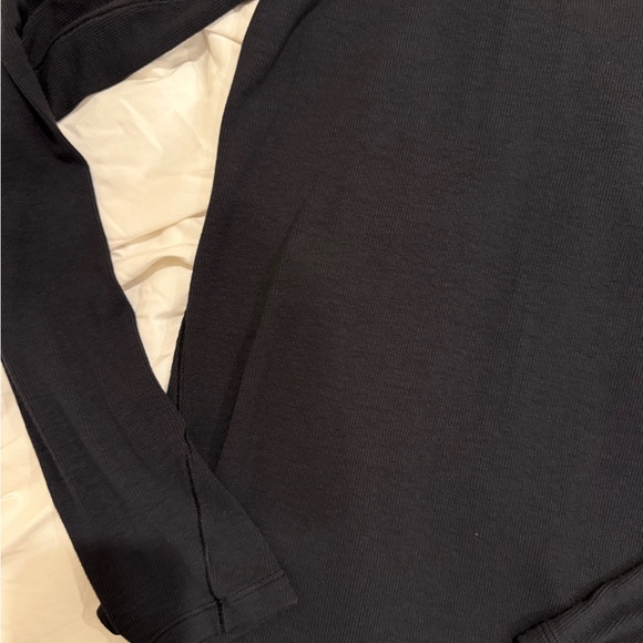 Lululemon LS Tee - Picture 2 of 5